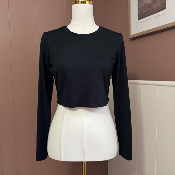 Alo Yoga Long Sleeve Cropped Shirt - Picture 1 of 7